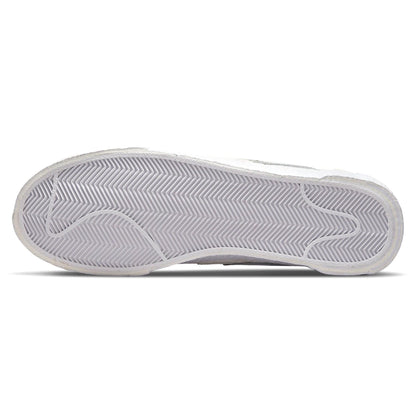 Kaws x sacai x Blazer Low 'White Patent' - Kick Game