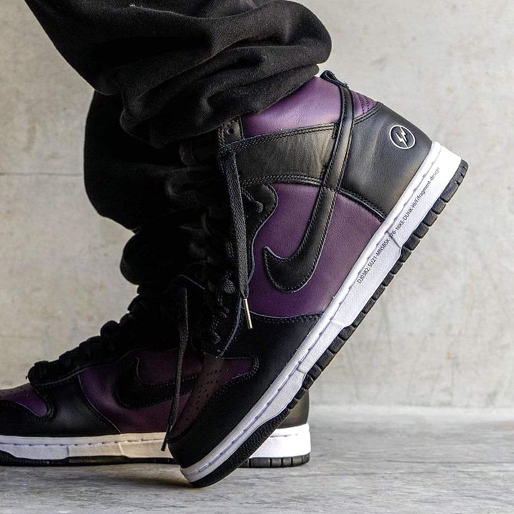 Nike fragment dunk hot sale