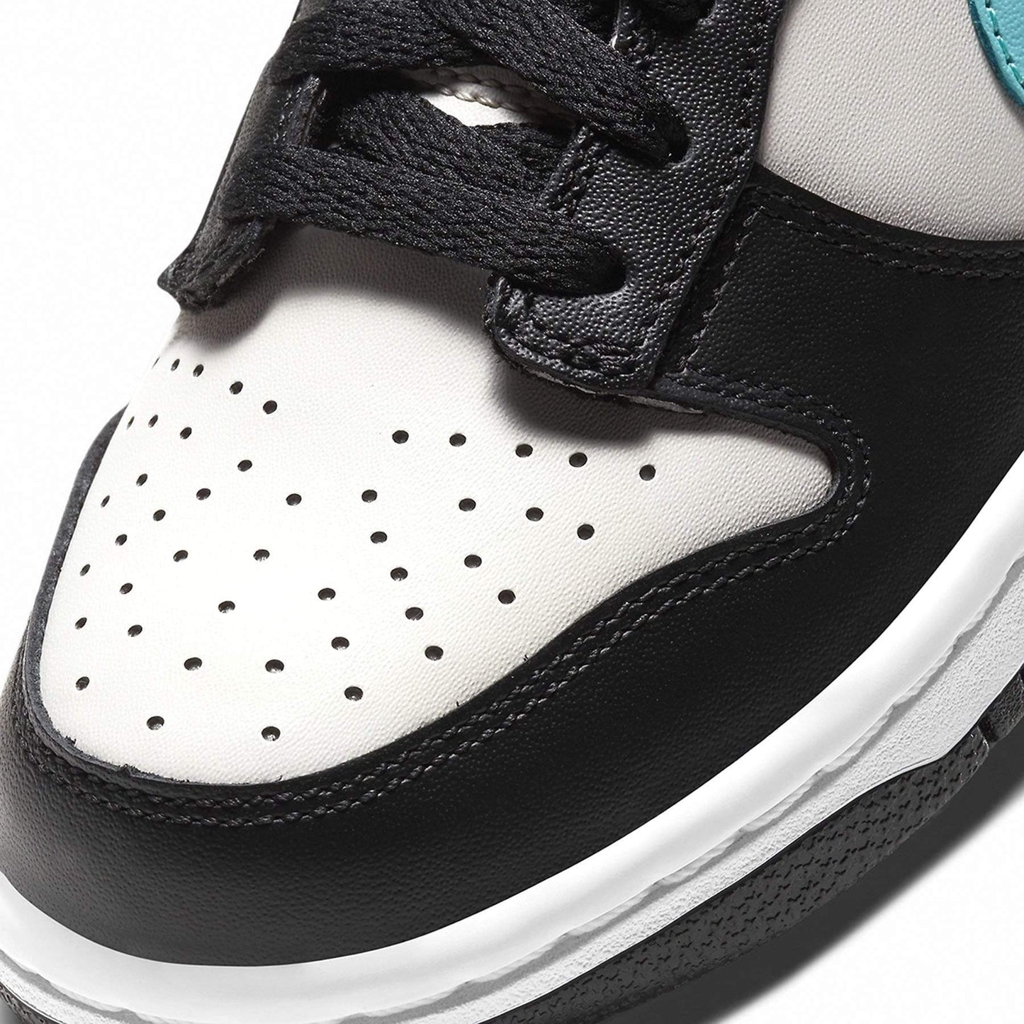 Nike Dunk Low GS ‘Tiffany’ - Kick Game