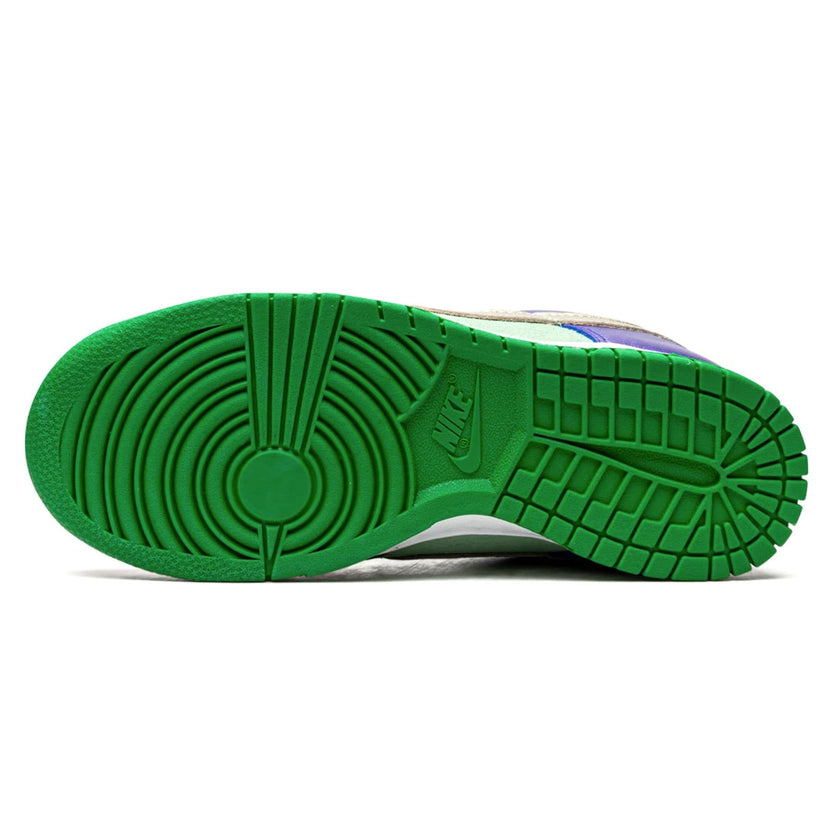 dunk sunset pulse on feet