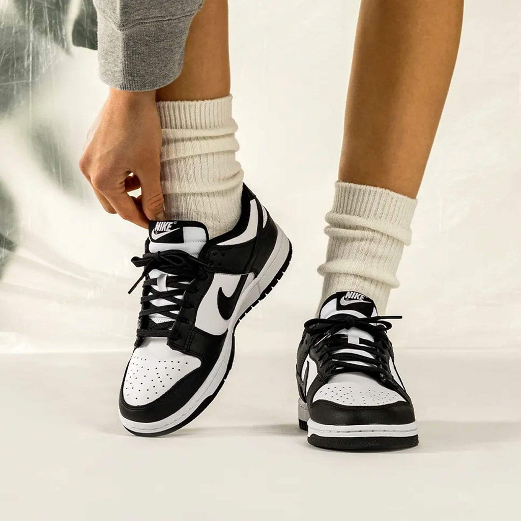 Nike Wmns Dunk Low 'Black White