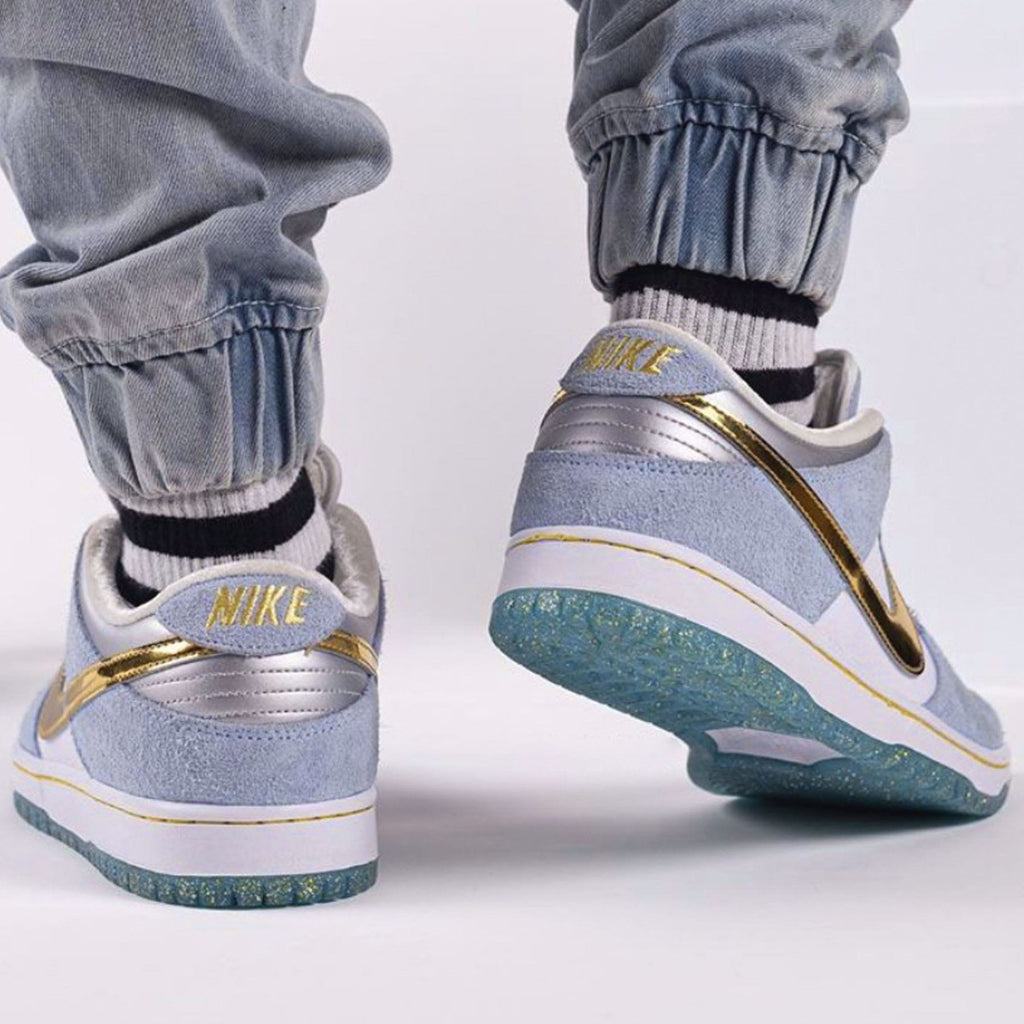 Shoe Dunk Sean Sean Cliver X Nike Dunk Low SB 'Holiday Special