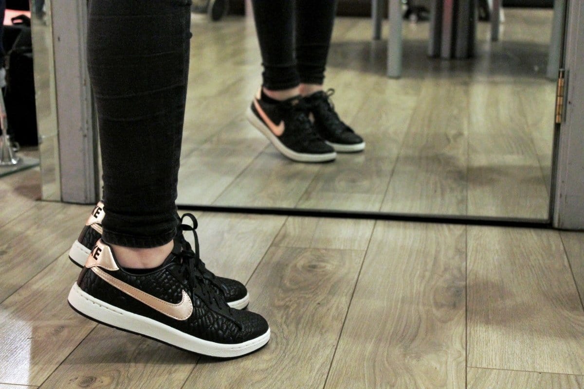 Nike with rose gold swoosh online