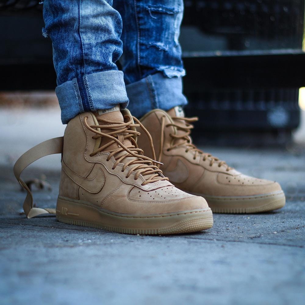 NIKE AIR FORCE 1 HIGH '07 LV8 Flax & Outdoor Green - Kick Game
