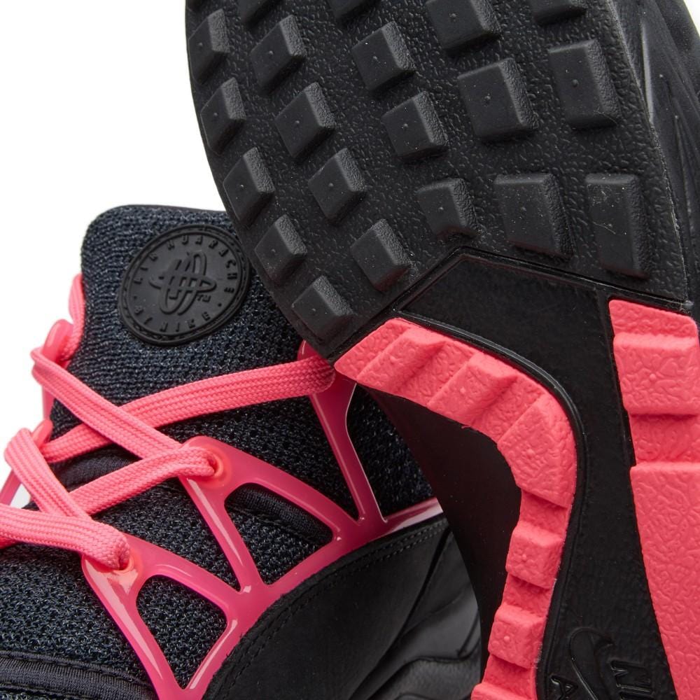 NIKE AIR HUARACHE LIGHT FC Black & Pink Flash - Kick Game
