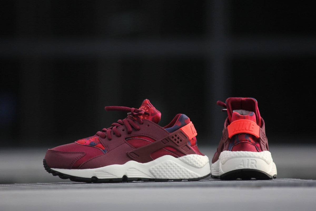 NIKE W AIR HUARACHE RUN PRINT - Kick Game