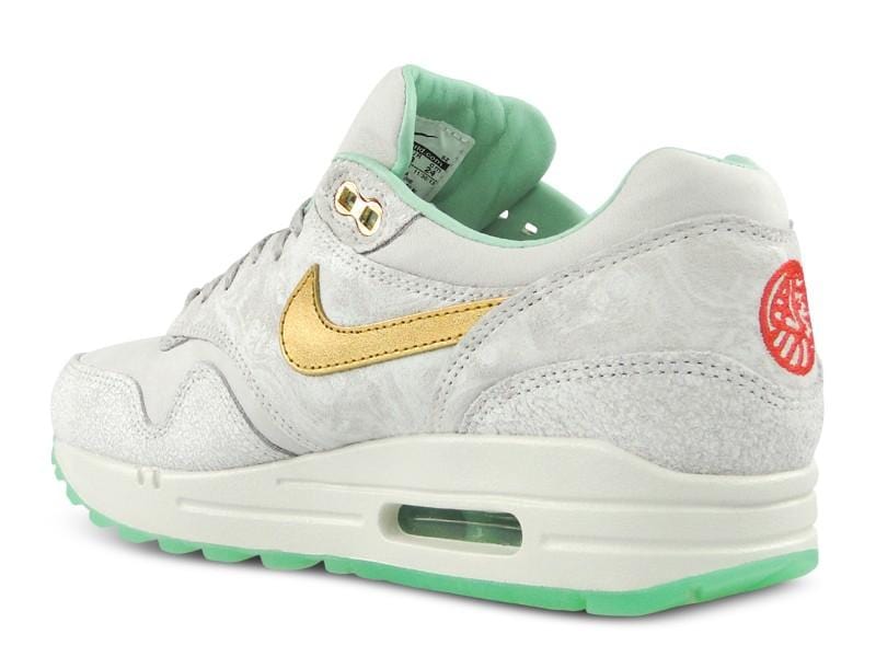 NIKE スニーカー　WMNS AIRMAX1 YOTS QS スネーク