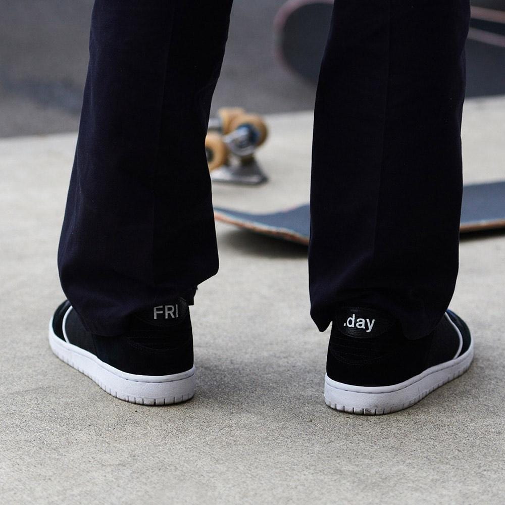 Soulland x SB Dunk Low Pro 'FRI.day Part 0.2' - Kick Game