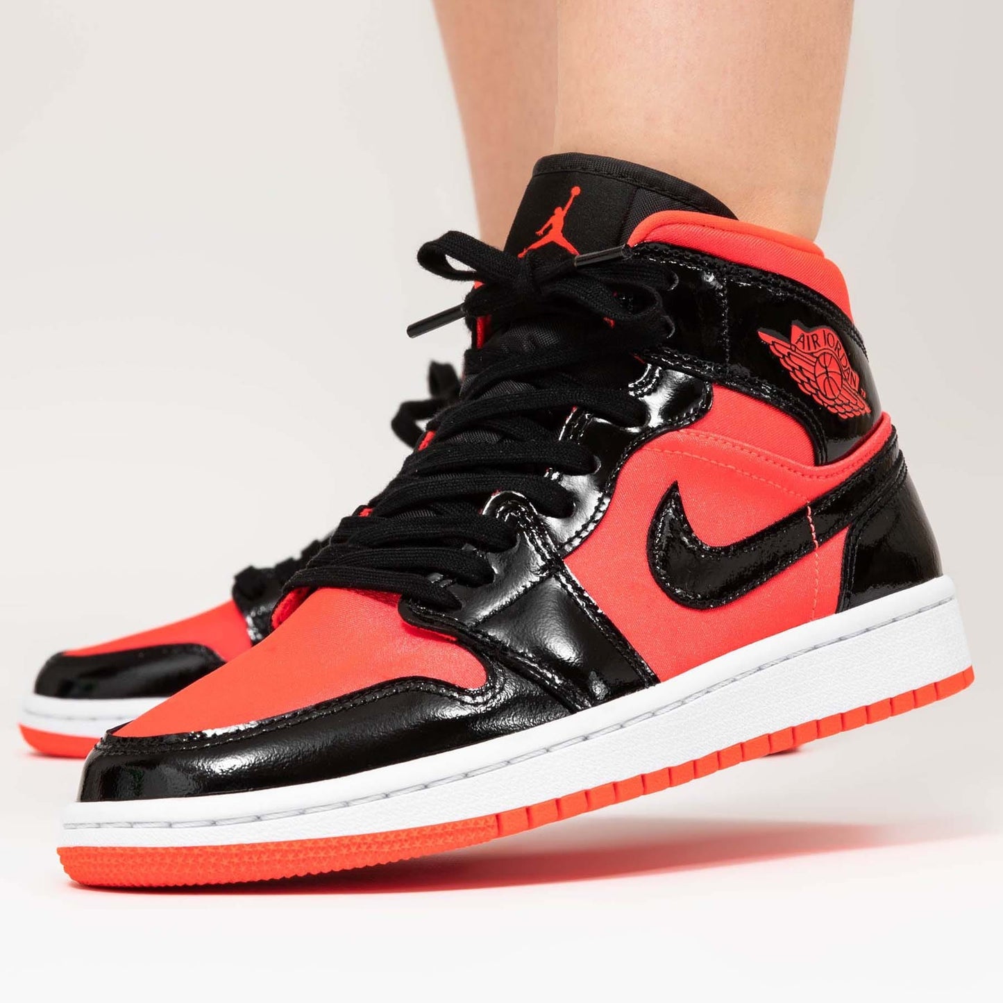 Air Jordan 1 Wmns Mid 'Hot Punch' - Kick Game