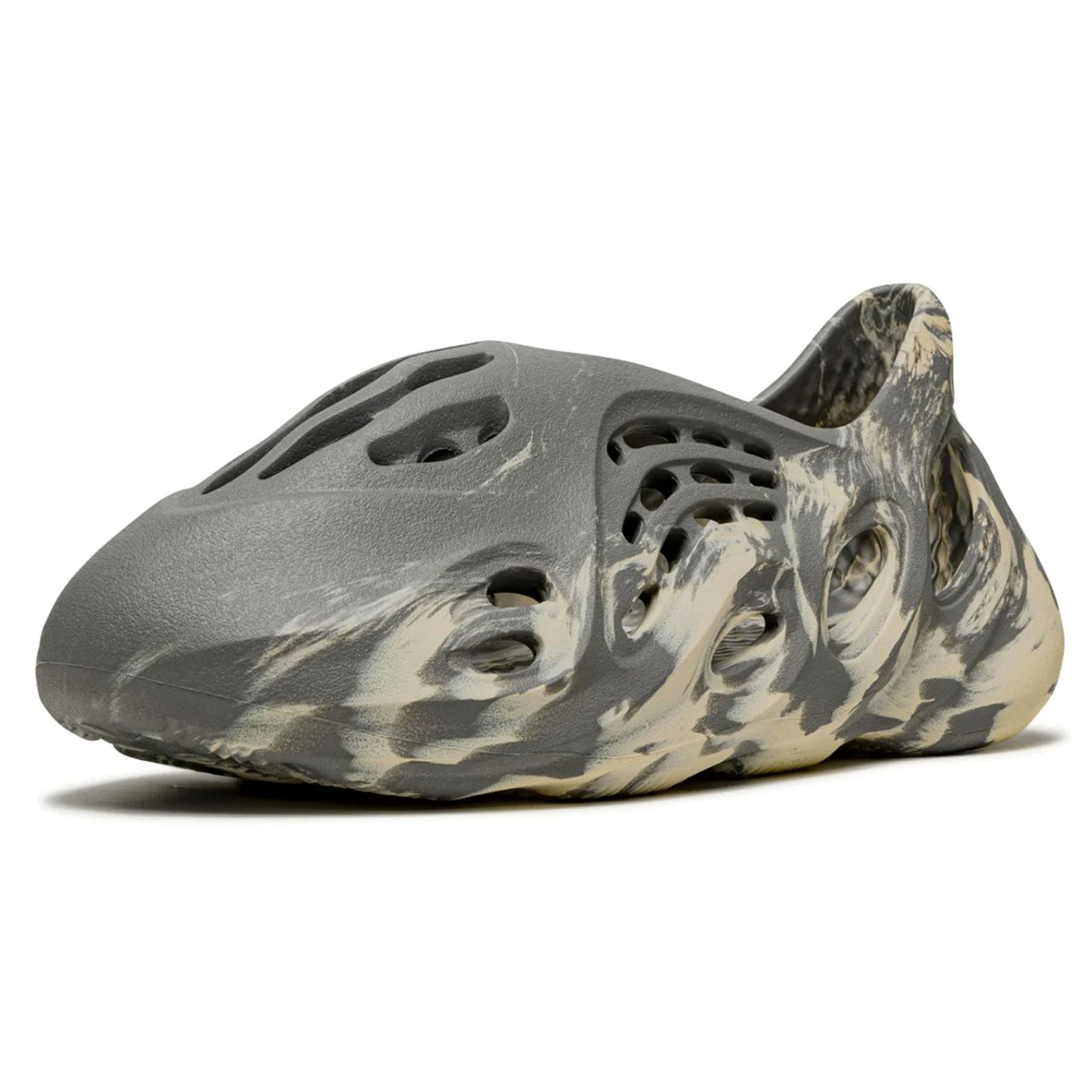 Yeezy Foam Runner 'MXT Moon Grey' - Kick Game